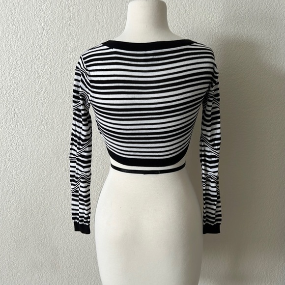 Guess by Marciano Stripe Long Sleeve Crop Top - Picture 2 of 3